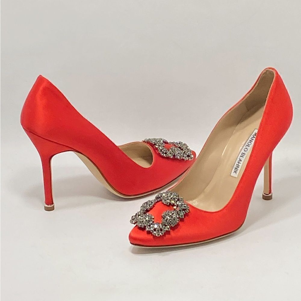 Manolo Blahnik Hangisi 105MM Embellished Satin Pumps size 35.5